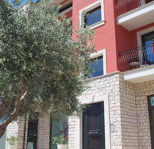 Pietra Bianca Bed & Breakfast 4*
